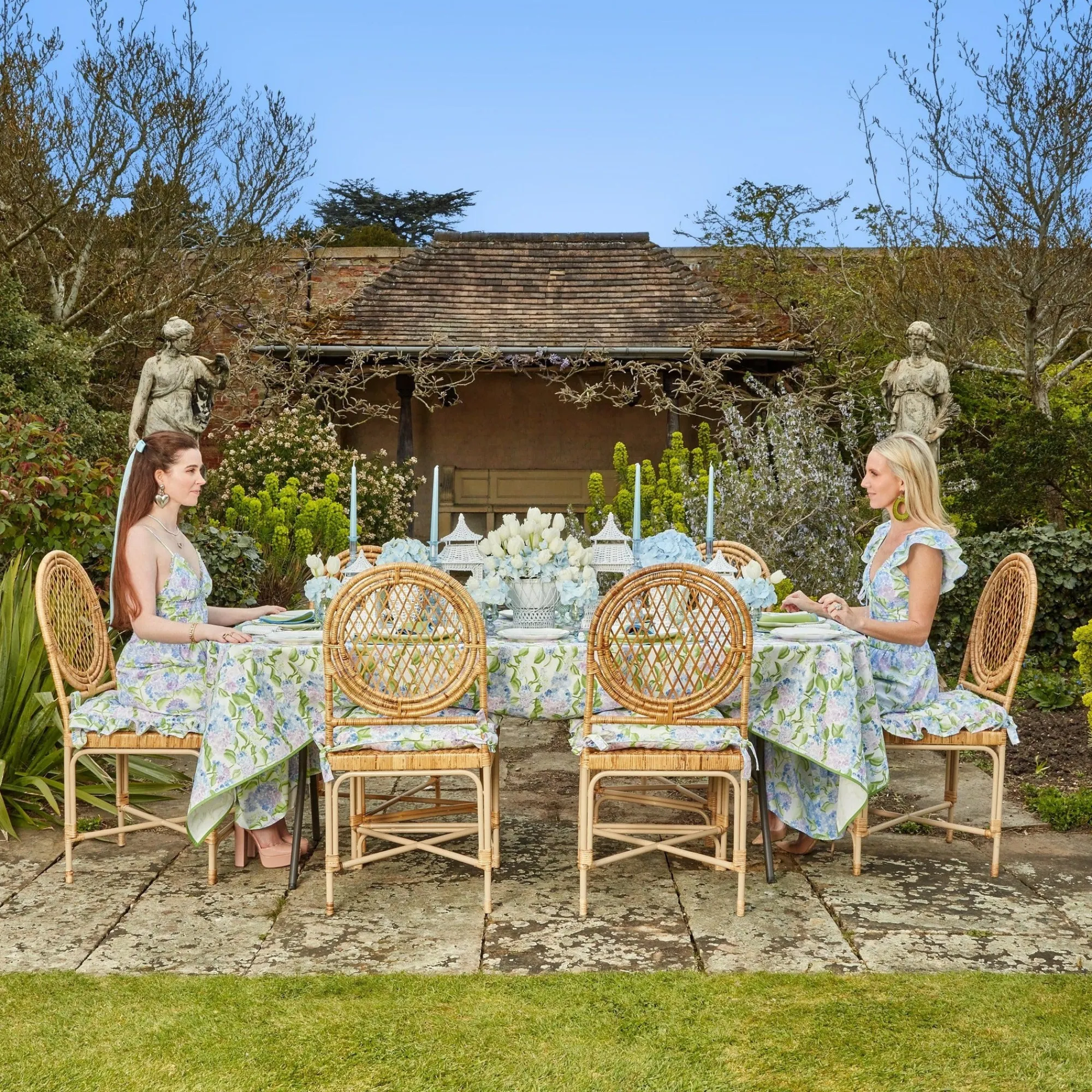 Blue Hydrangea Tablecloth|Mrs. Alice Discount