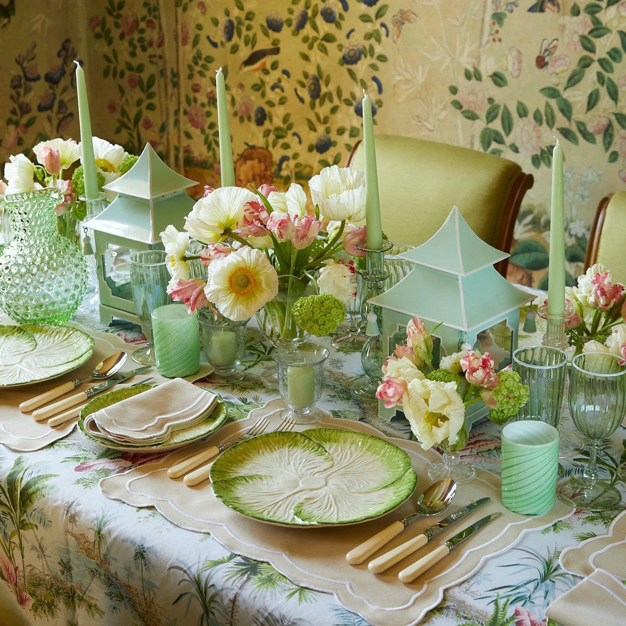 Capri Lettuce Dinner Plate|Mrs. Alice Hot