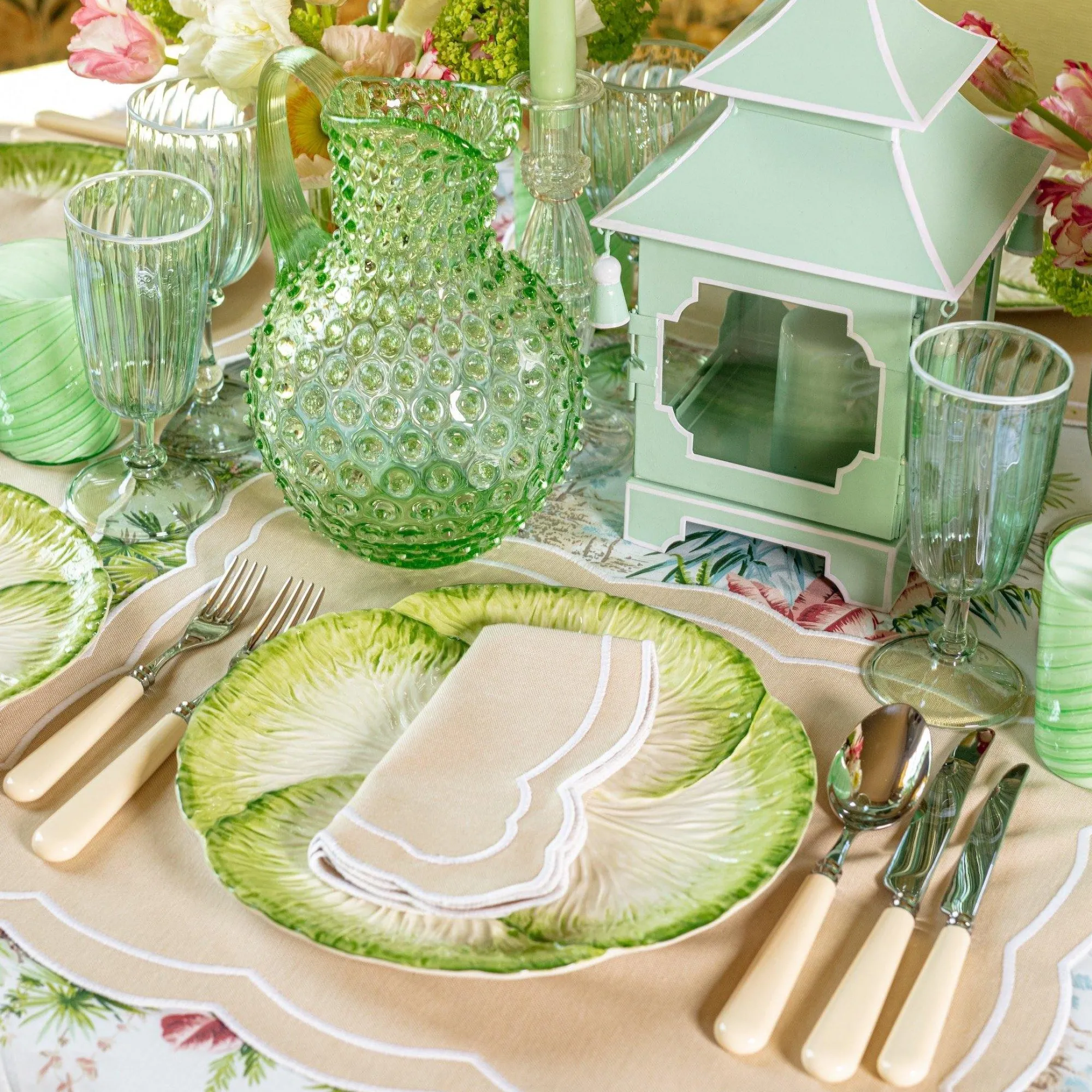 Capri Lettuce Dinner Plate|Mrs. Alice Hot