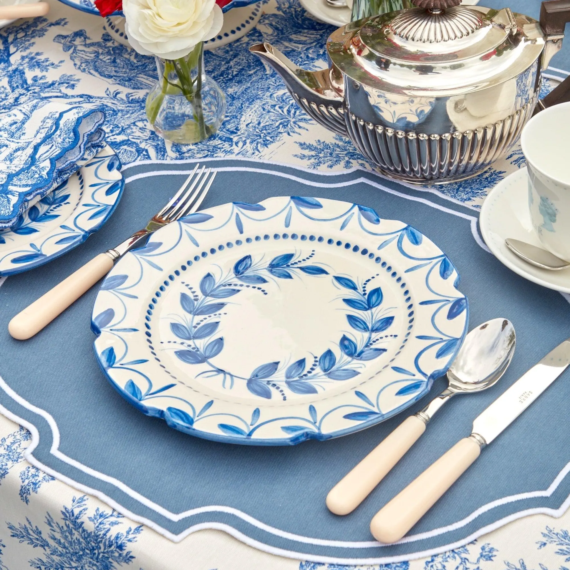 Elizabeth Garland Dinner Plates (Set Of 4)|Mrs. Alice Online