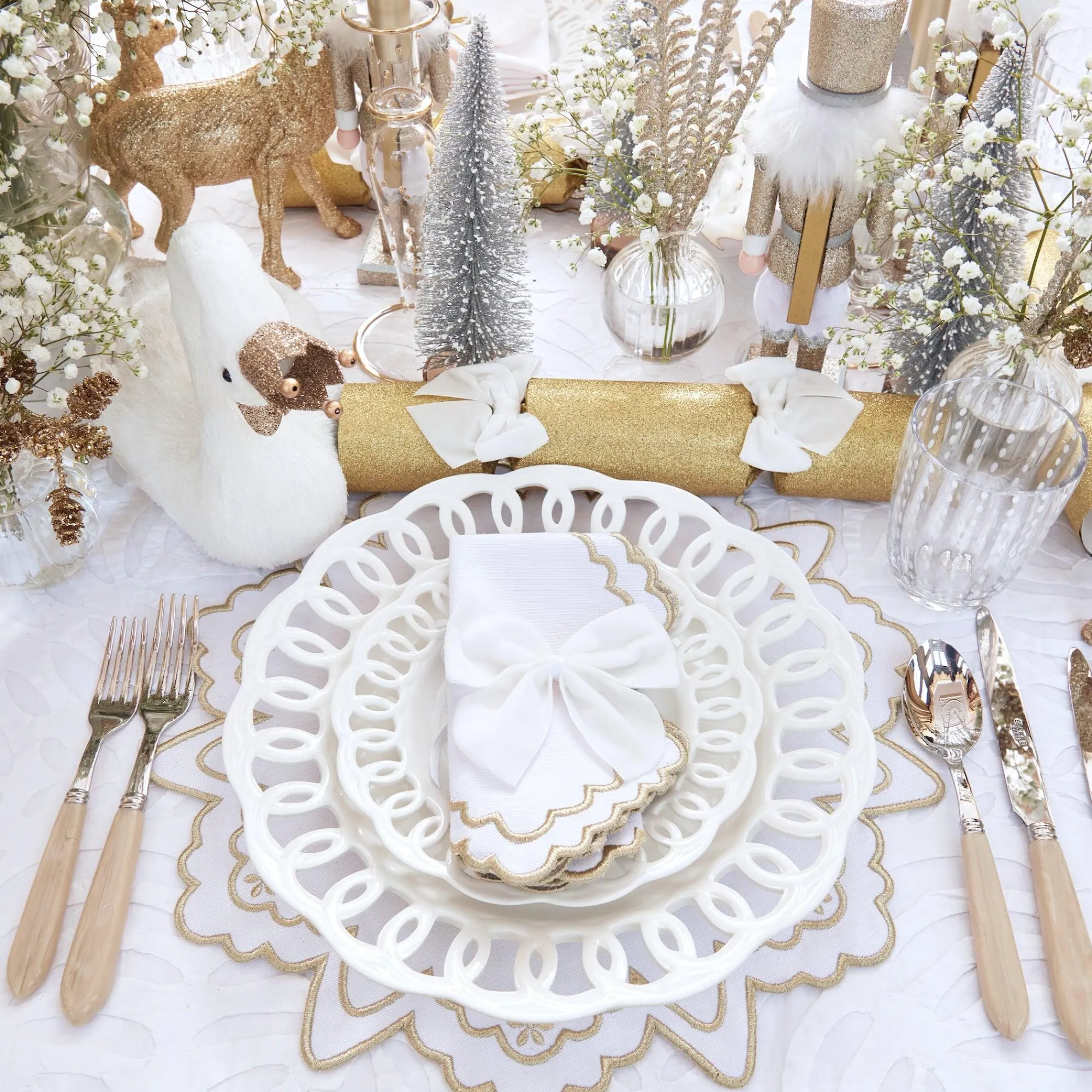 Gold Snowflake Napkins (Set Of 4)|Mrs. Alice Online