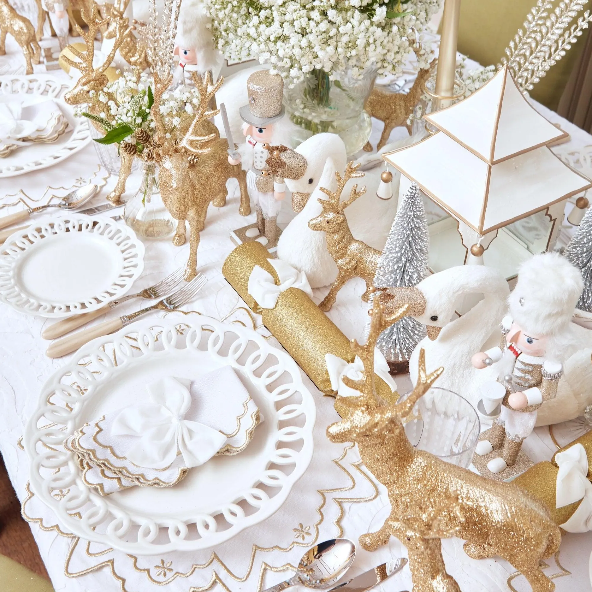 Gold Snowflake Napkins (Set Of 4)|Mrs. Alice Online