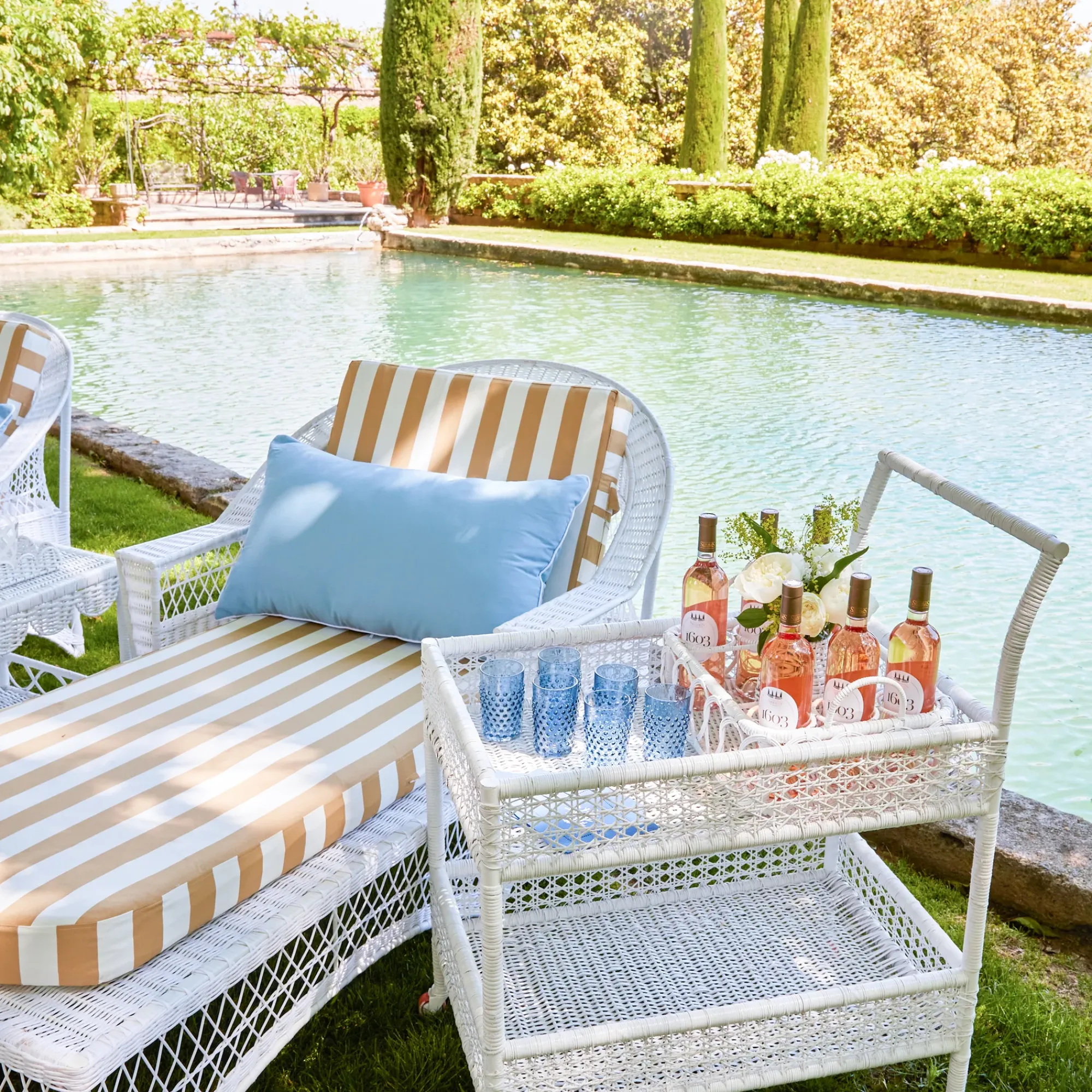 Lorenzo White Rattan Drinks Tray|Mrs. Alice Hot