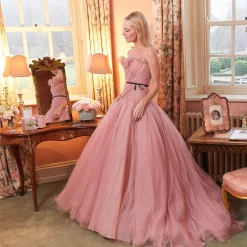 Portrait Of A Garden Scented Candle|Mrs. Alice Hot