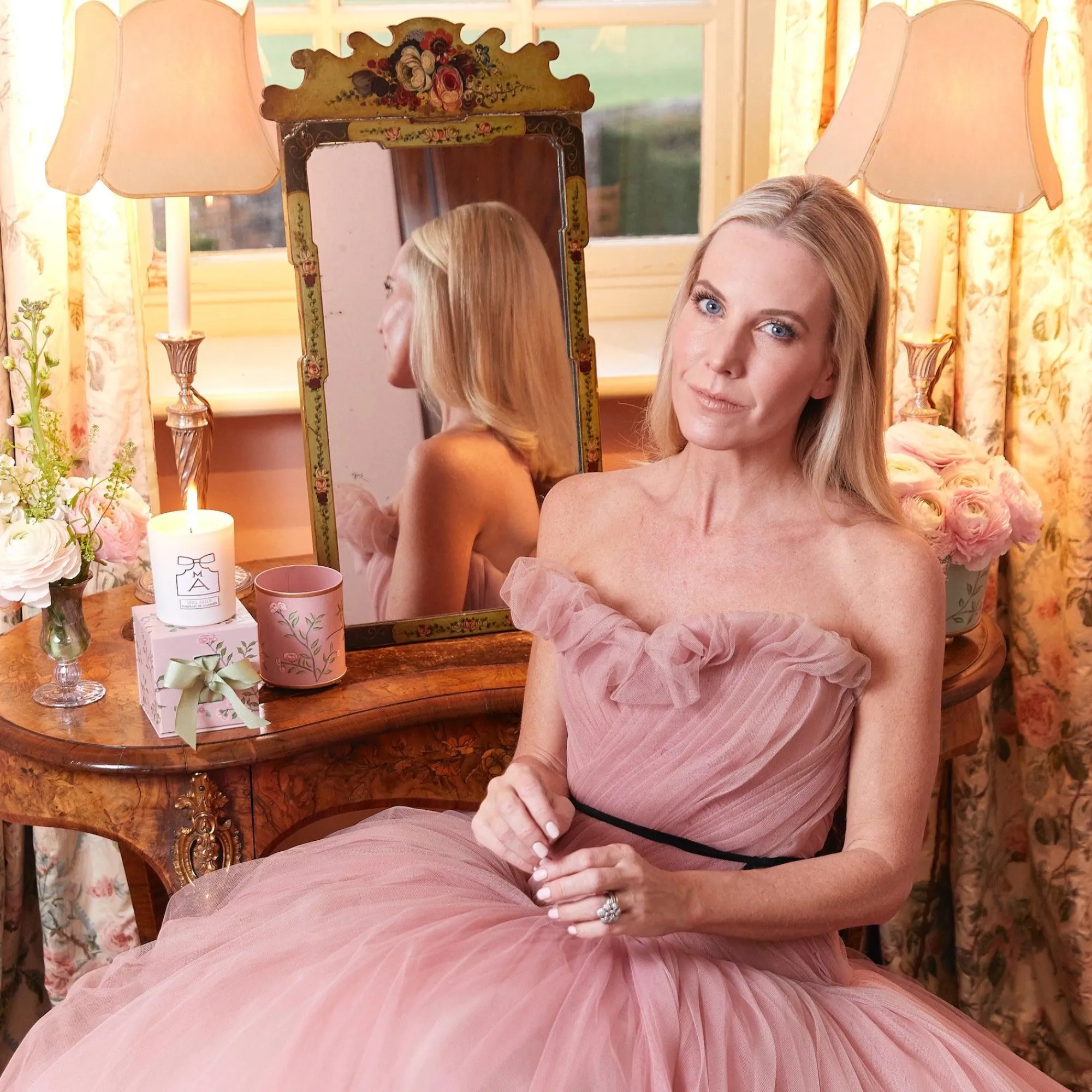 Portrait Of A Garden Scented Candle & Pot Set|Mrs. Alice New