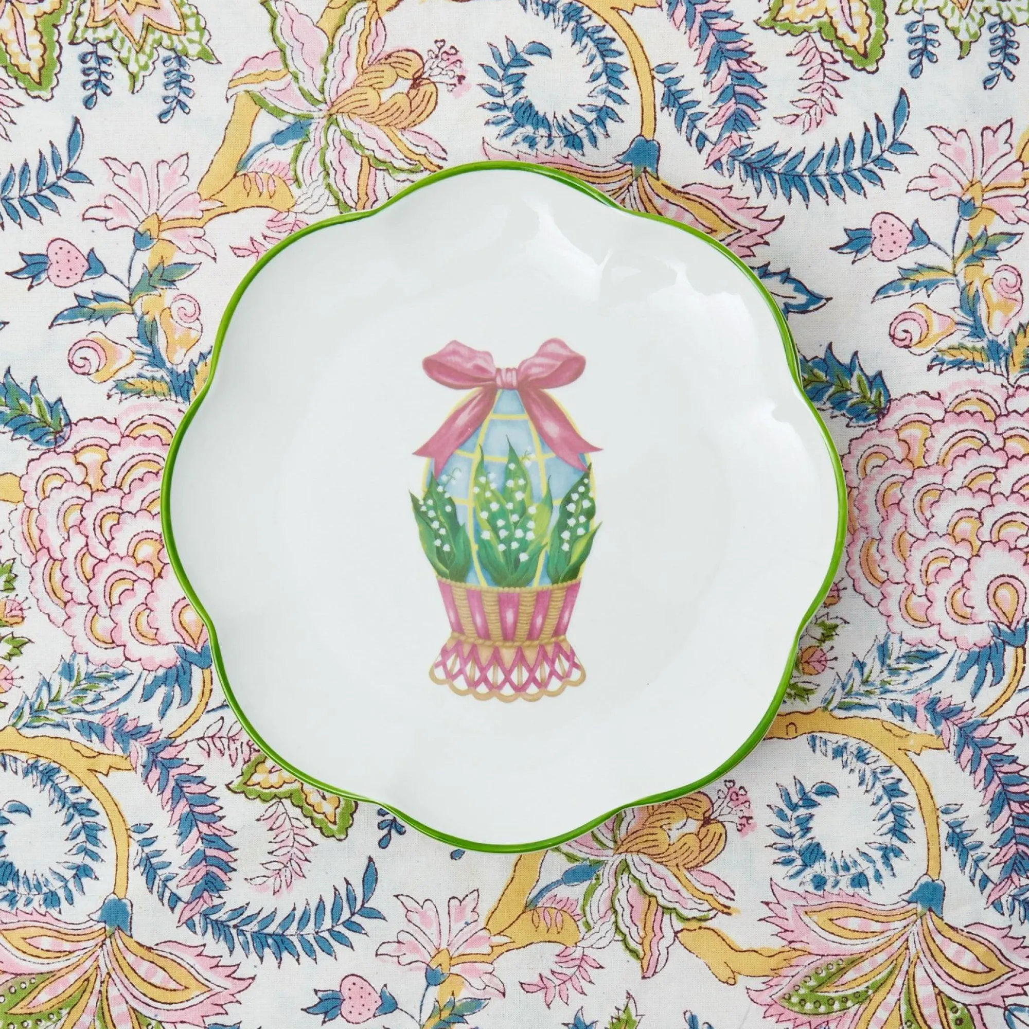 Scalloped Easter Dinner Plate|Mrs. Alice Clearance