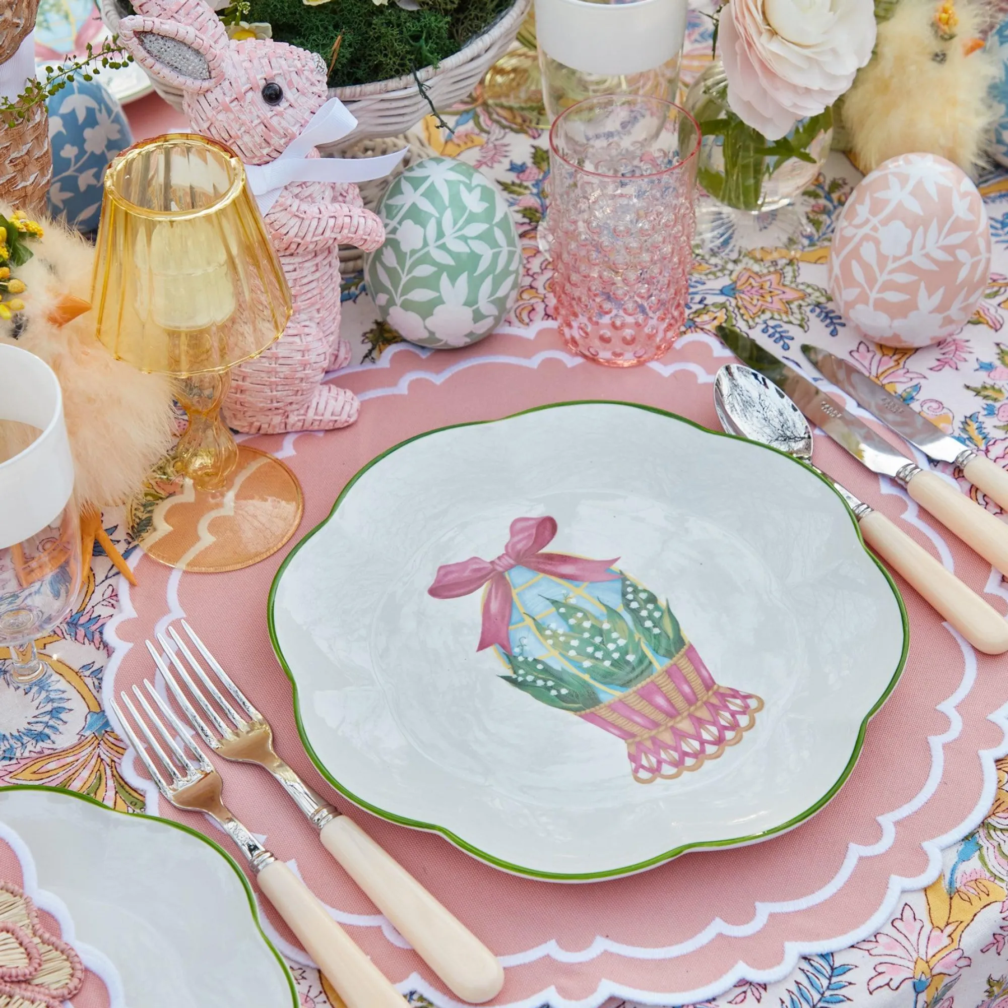 Scalloped Easter Dinner Plate|Mrs. Alice Clearance