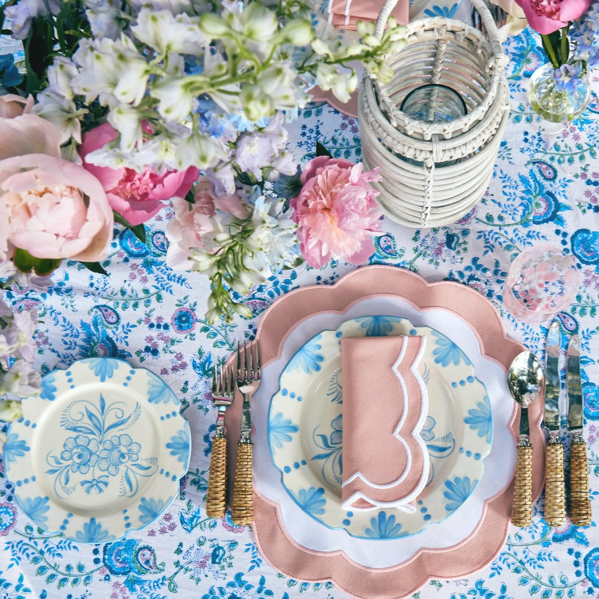 Seville Blue Gardenia Starter Plate|Mrs. Alice Online