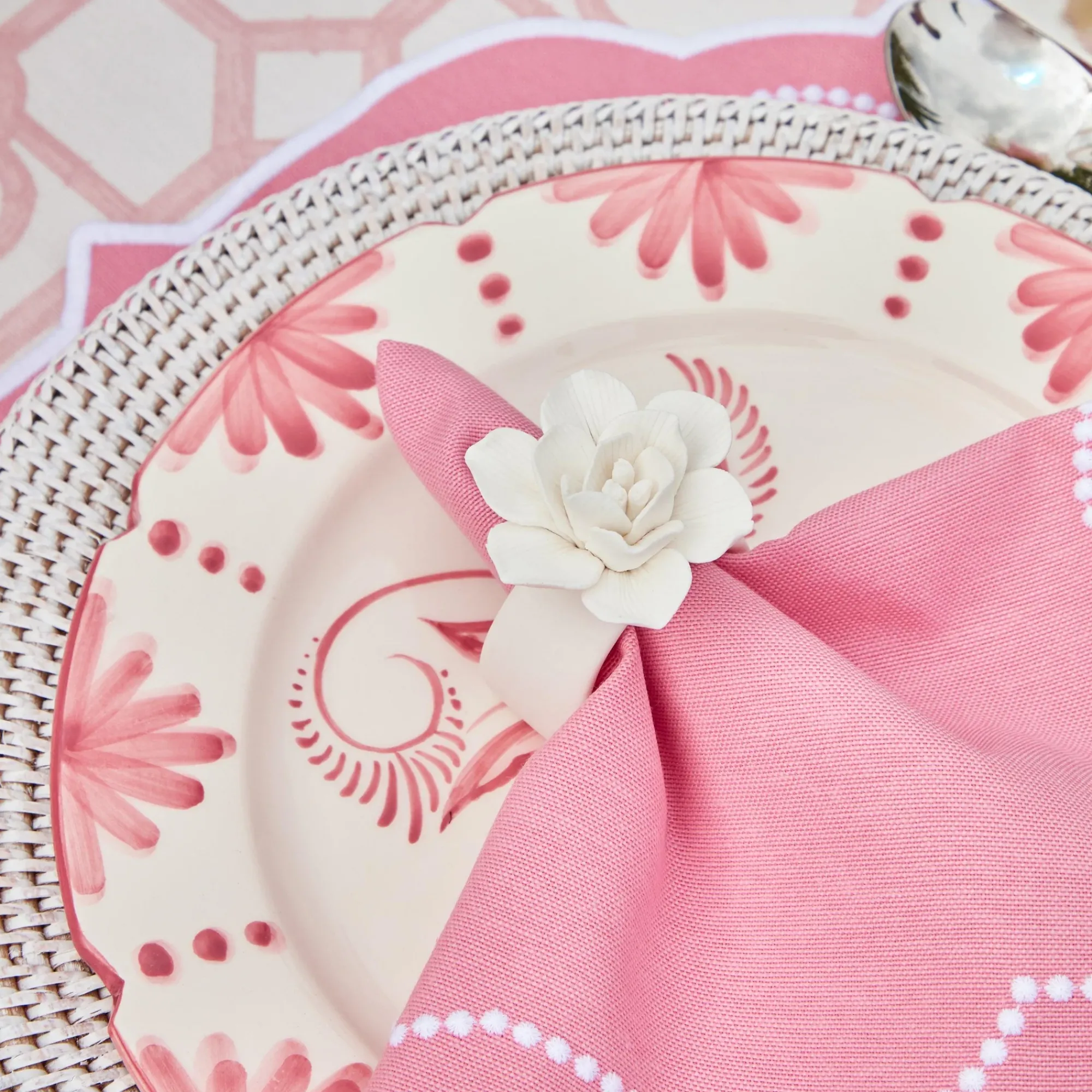 Seville Pink Gardenia Dinner & Starter Plates (Set Of 8)|Mrs. Alice Online