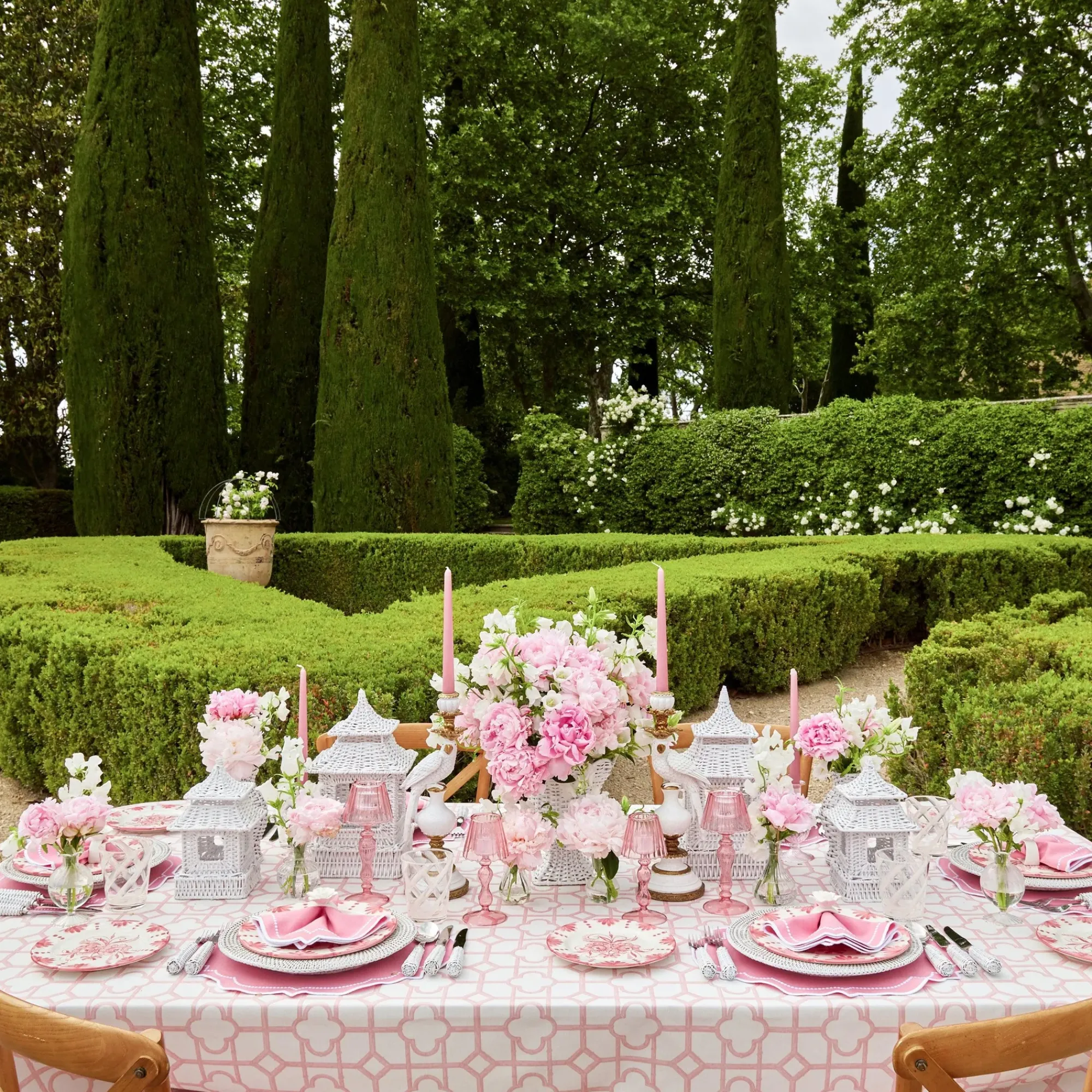 Seville Pink Gardenia Dinner & Starter Plates (Set Of 8)|Mrs. Alice Online