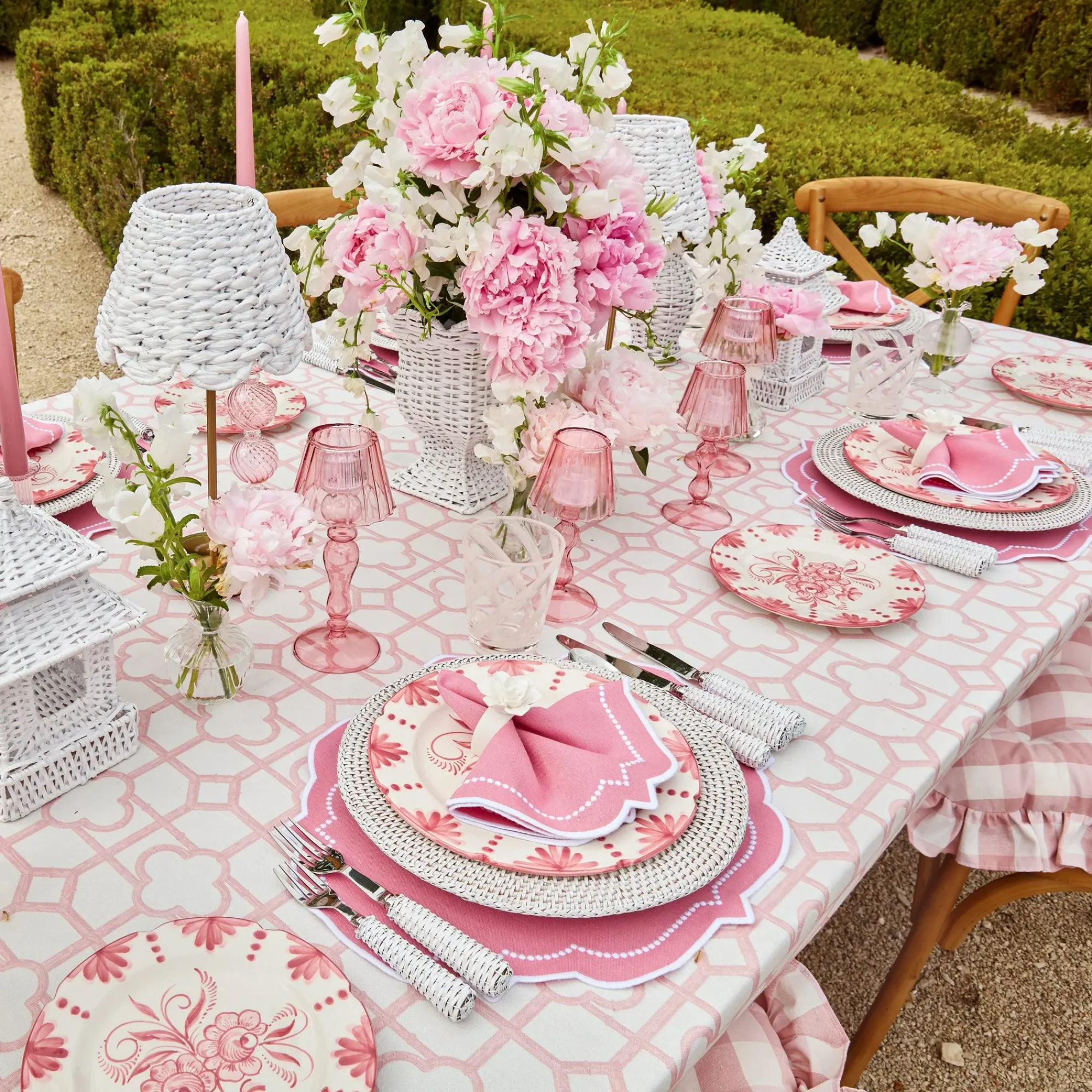 Seville Pink Gardenia Dinner & Starter Plates (Set Of 8)|Mrs. Alice Online