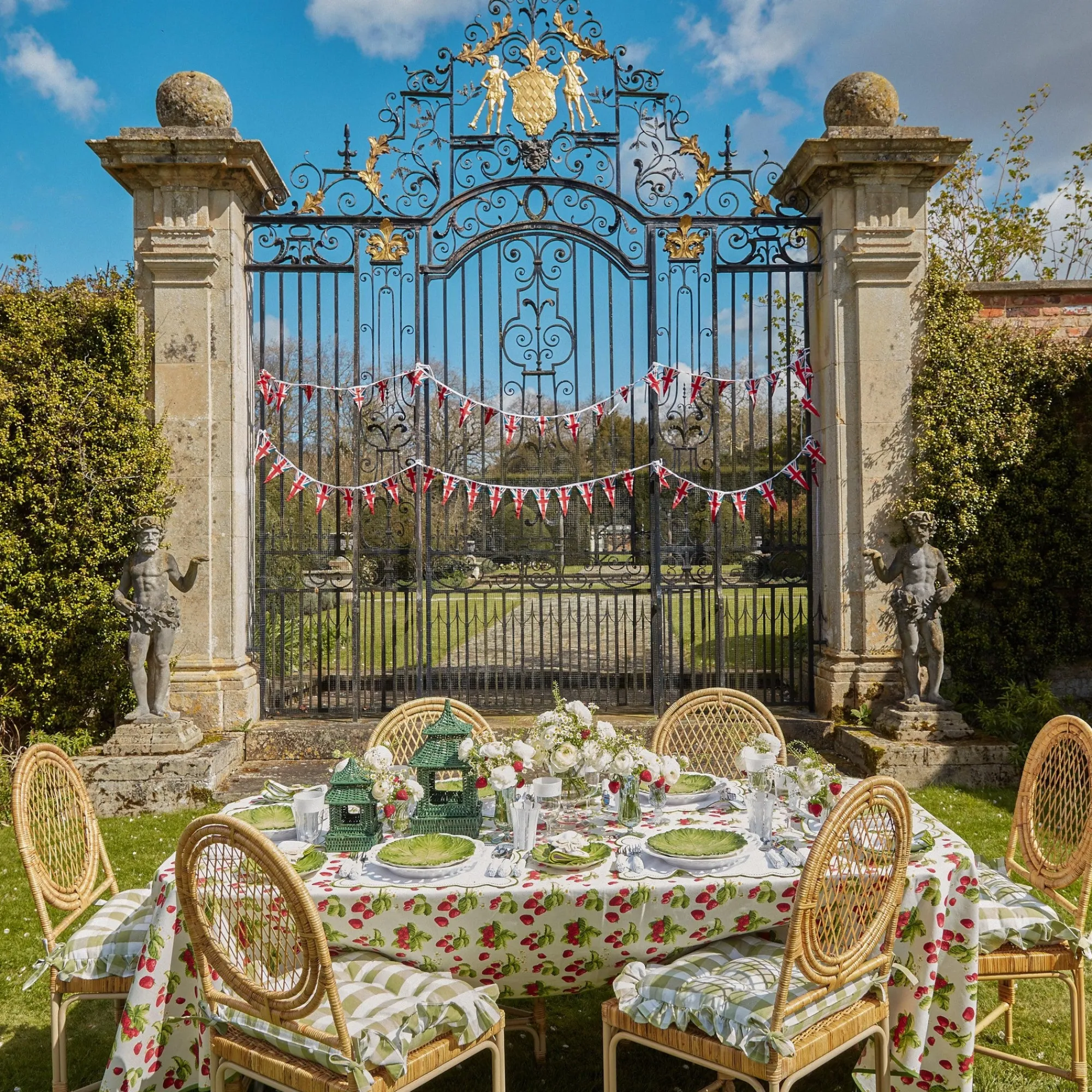 Strawberry Tablecloth|Mrs. Alice Clearance