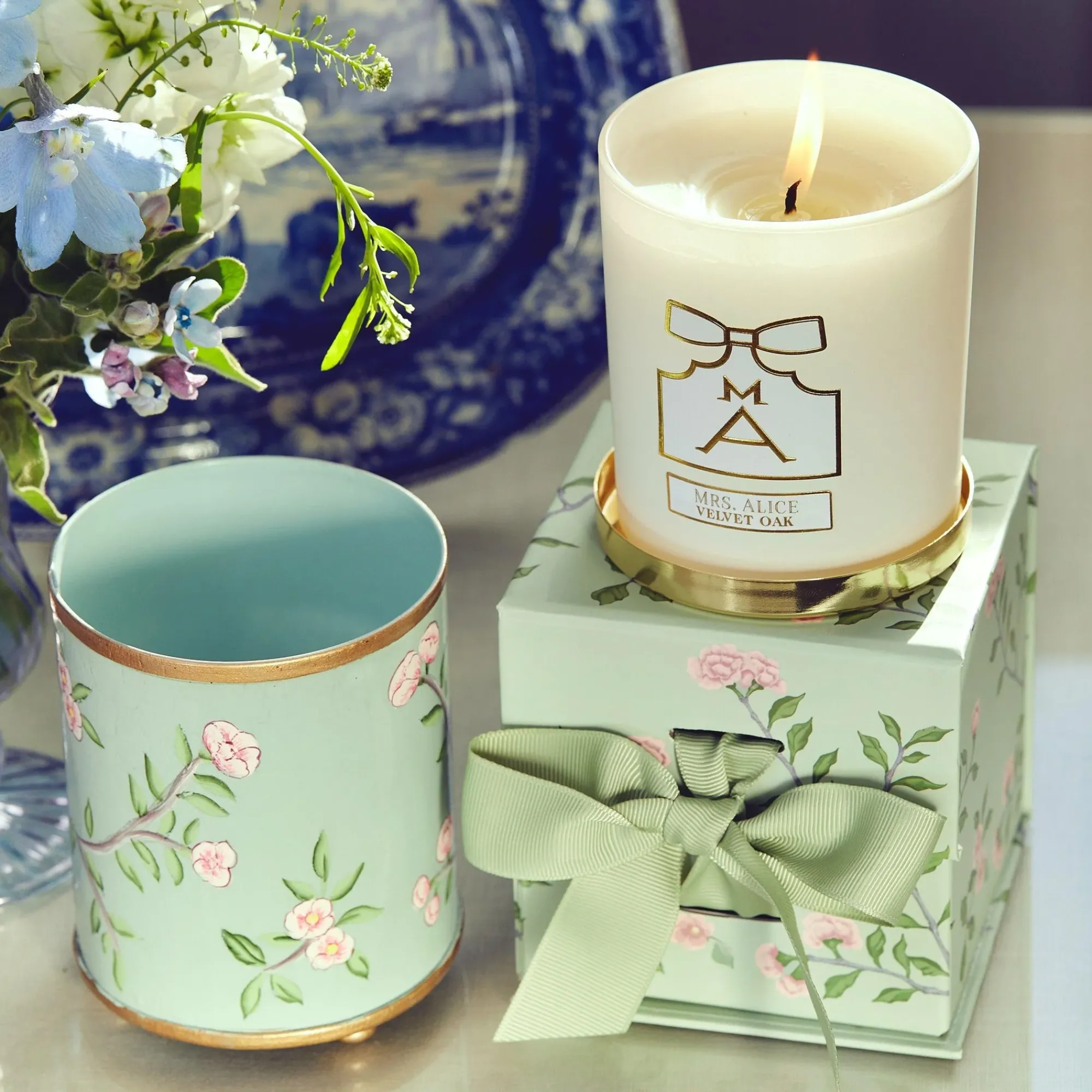 Velvet Oak Scented Candle & Pot Set|Mrs. Alice Outlet